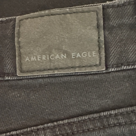 American Eagle Outfitters Black Distressed Women Jeans size 0, length 28 inches - Picture 6 of 8